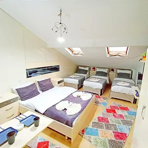 Taksim Center House تركيا